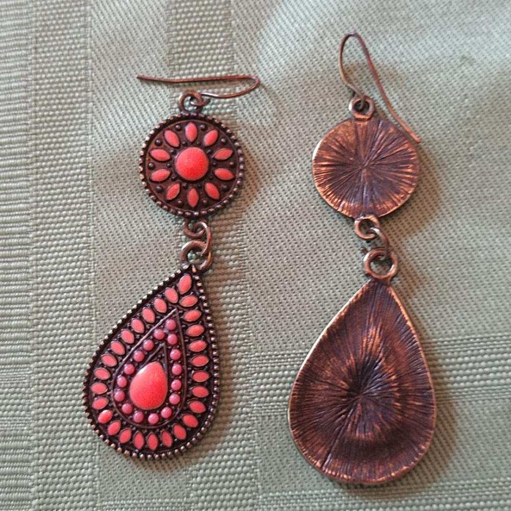 bundle of 3 unique earring sets✨ - Picture 2 of 3